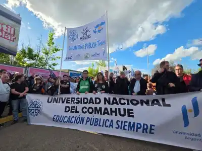 Neuquén se movilizó en masa: la UNCo puso sobre la mesa una cifra que el Gobierno no quiere discutir