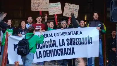 San Luis marchó por la universidad y Teresa Parodi se sumó al reclamo