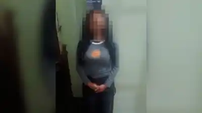 Ocultó ocho conjuntos de lencería entre su ropa y la vieron en pleno centro