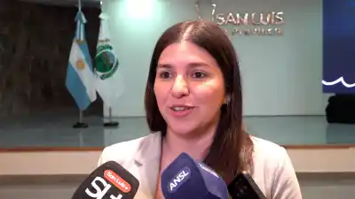 Poggi reunió a los oradores del Congreso de Educación y una de las invitadas no ocultó su entusiasmo
