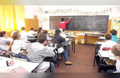 Supervisores docentes reclamaron seguir cobrando un beneficio: la respuesta del Gobierno fue un decreto