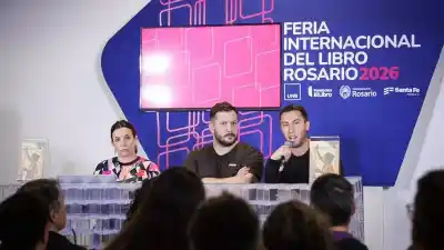 Romero presentó su libro en la Feria del Libro y advirtió: "Si la política no da horizonte, el vacío lo ocupan otras cosas"