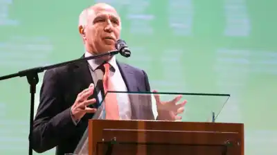 Un ministro de la Corte Suprema llega a la provincia para un encuentro que promete revelaciones