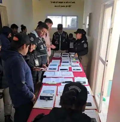 La Policía devolvió 39 celulares robados: la condición que tuvieron que cumplir sus dueños