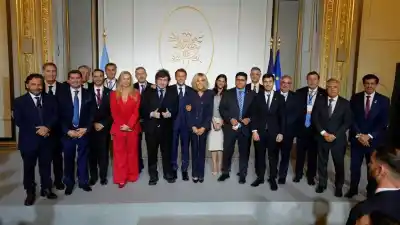 Milei guarda US$6400 millones para apretar gobernadores en el año electoral