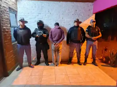 Un camionero de 37 años quedó detenido en Ruta 16: al verificar sus datos, la Policía encontró algo grave