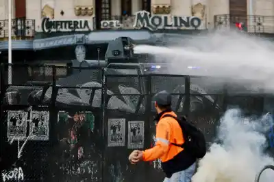 Marcha universitaria: el Gobierno apuntó a "grupos de tarea" y la UBA redobló el reclamo por los fondos