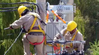 Se quedaron sin luz en plena madrugada: qué pasó con la columna de media tensión en La Caldera