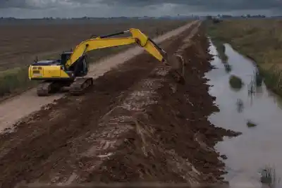 Córdoba pone millones en los caminos rurales: el mapa que mira el este provincial