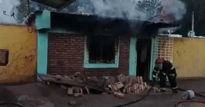 El incendio que arrasó una casa en Godoy Cruz: lo que encontraron adentro complicó todo