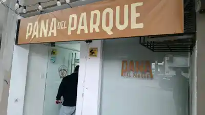Entró a la panadería de barrio Lourdes, hizo una sola cosa y se fue sin que nadie lo viera