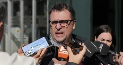 Aleart pedía Uber a los gritos, pero el día clave se levantó y dejó el proyecto en el aire
