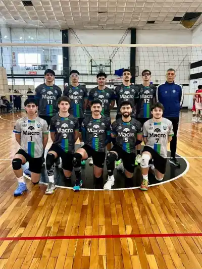 Viajó 27 horas para jugar el Nacional de vóley y volvió con un sabor especial