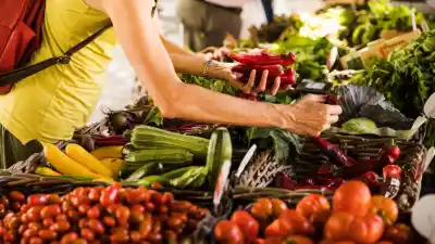 Las verduras no dan tregua: el rubro que ya sube el doble que el resto de la comida