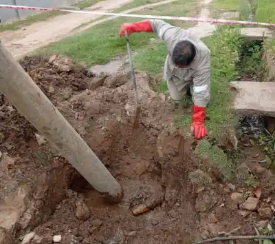 Vecinos del Barrio 279 Viviendas de Villa Ángela respiran: Sameep destrabó la conexión cloacal