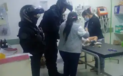 Un bebé de 2 años dejó de respirar en San Pedro: la reacción de la policía que cambió todo