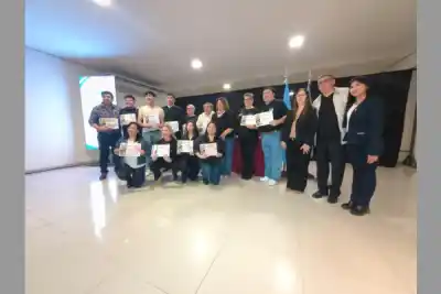Termas: cientos de vecinos se capacitaron en oficios y ahora recibieron su certificado