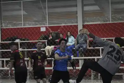 Galicia se llevó los dos títulos del Provincial de handball y ahora la pelota pasa por los infantiles
