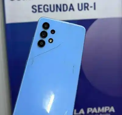 Le prestó el celular para una transferencia y terminó encerrado con la puerta cerrada