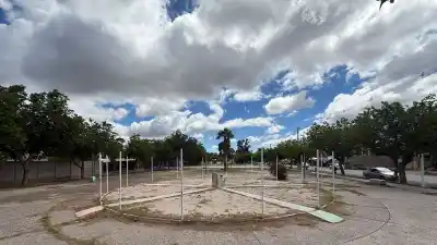 Caucete: el municipio promete que en dos semanas arranca la obra en la plaza frente al hospital