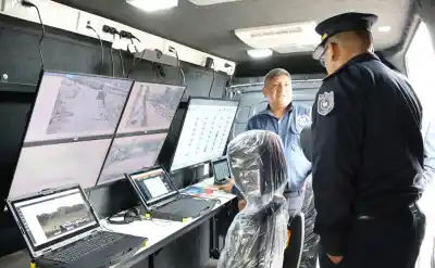 La unidad de Seguridad que se despliega con los operativos y muestra todo en vivo