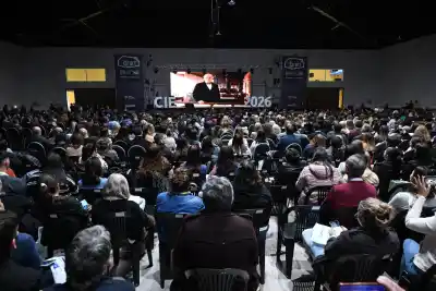 El video que abrió el Congreso de Educación no lo hizo un humano: mirá con qué se armó