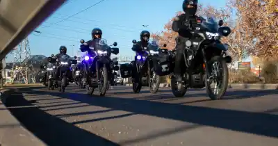 Recorrieron cuatro departamentos y en una moto sin patente encontraron algo que no esperaban