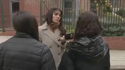 Van a clases con los compañeros que crearon fotos sexuales de ellas con IA: "Tenemos miedo de venir"
