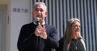 Contra la ley de Uber y Didi, el bloque que pidió regularizarlas se levantó de la sesión y Javkin no perdonó