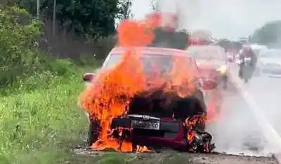 Un auto ardió en plena ruta 312: lo que se supo después dejó a todos hablando