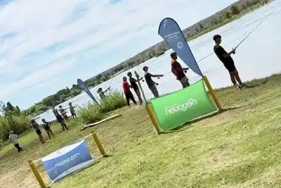 Neuquén busca 150 instructores de pesca con mosca: quiénes pueden anotarse