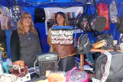 Aprendió un oficio, se recibió y ahora su historia se expone en Paraná