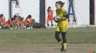 Córdoba despide a Candela Lizarrondo, la arquera de 26 años que conmovió al fútbol femenino