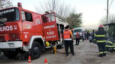 Menor de dos años y su madre resultan heridas en un incendio en Los Sosa