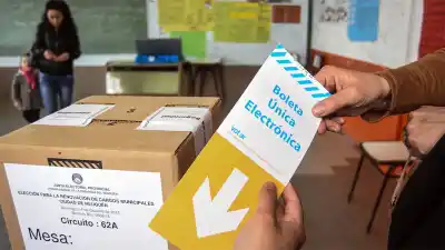 Figueroa dio el paso clave para las elecciones 2027: cuánto pagará Neuquén por votar