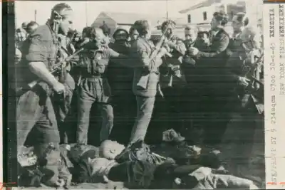 La foto del cadáver de Mussolini que casi no llega: el viaje nocturno que la salvó