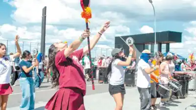 Estudiantina 2026: los chicos cargaron las chanchas en la espalda y los padres estallaron