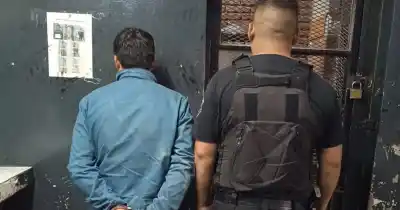 Se entregó tras apuñalar a su expareja: lo que encontró la policía en la escena del crimen