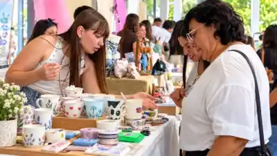 Merlo: los estudiantes muestran sus proyectos en el Mercado Merlino