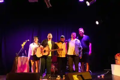 Peras al olmo vuelve a Rada Tilly: el ciclo íntimo que arranca con un dúo de folk punk y bolero