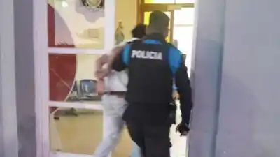 Discusión de pareja en la calle: terminó demorado tras desafiar a los policías