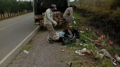 Tiran basura de noche en Perico y las cámaras del 911 ya los están mirando