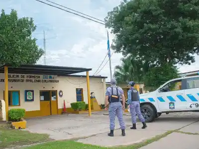 A plena tarde cortó seis fibras ópticas y dejó a cinco barrios sin internet: no llegó lejos