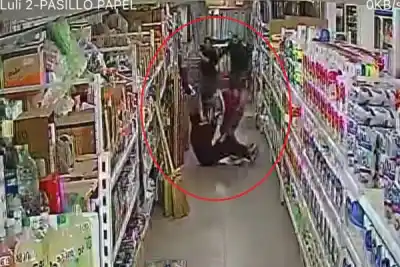 En Colonia Dora entró corriendo al súper con un cuchillo atrás: lo que pasó en los pasillos