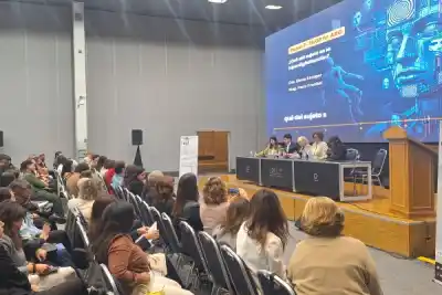 Psicoanálisis e IA en Santiago: el congreso que puso a la pantalla bajo la lupa
