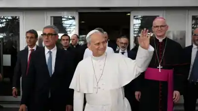 Salió del hospital con una sonrisa, pero lo que confirmó el Vaticano es lo que todos esperaban
