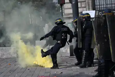 El llamado que unió a chalecos amarillos, campesinos y jubilados: Francia al borde