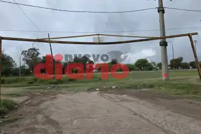 Iba de pie en la parte trasera del vehículo y no vio el arco de hierro en el acceso a Vilelas