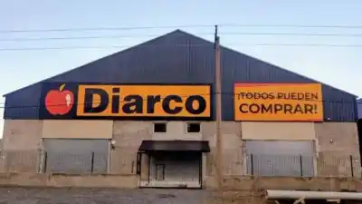 Diarco bajó la persiana en Junín de los Andes y una docena de familias quedó en vilo