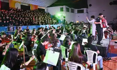 Cientos de familias en Trelew vieron a los chicos de la Orquesta del barrio INTA subirse a un escenario distinto